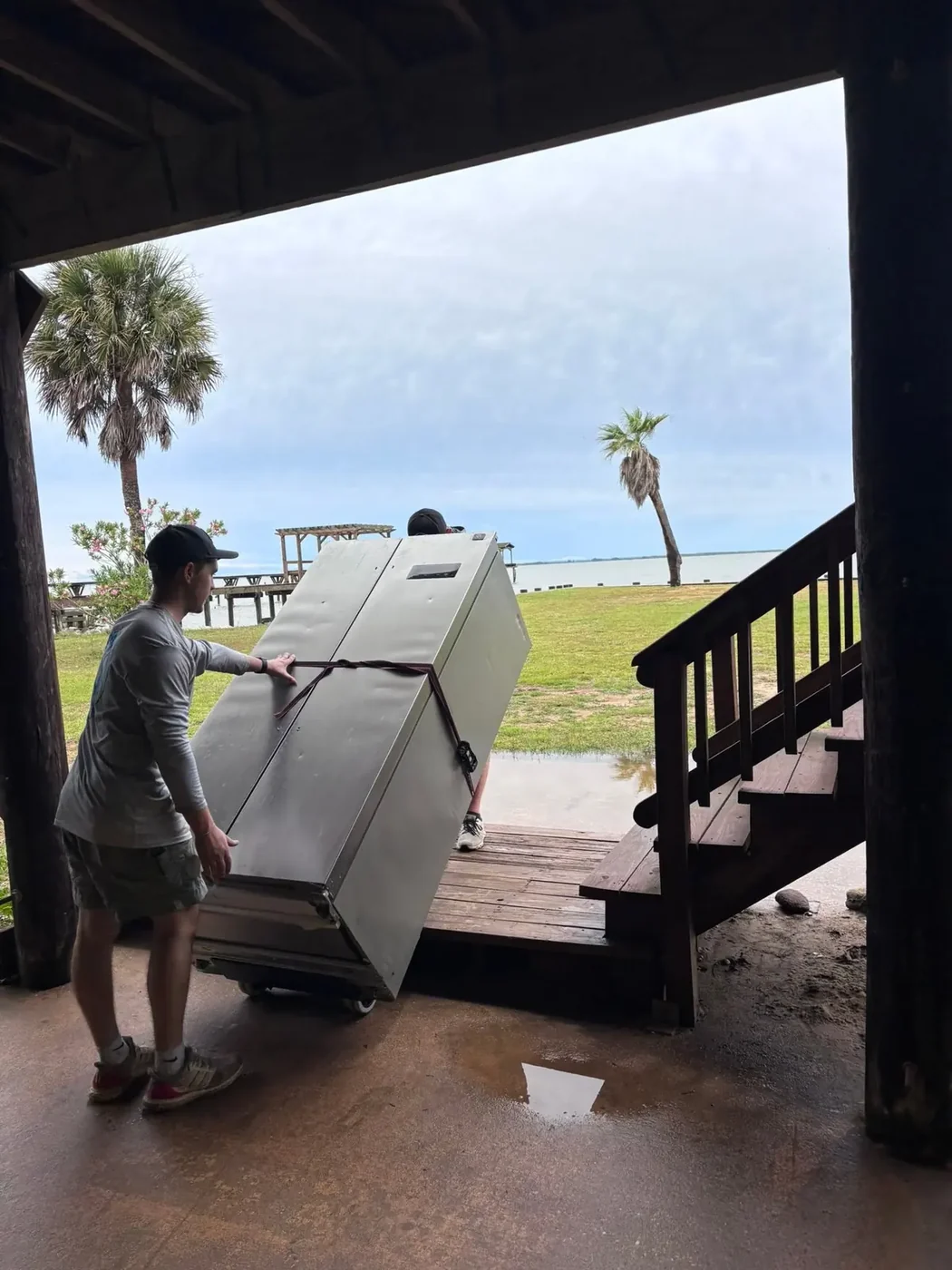 Appliance move at a coastal home during a residential move